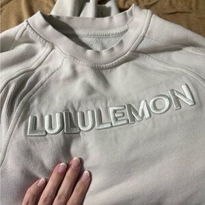 Lululemon pullover size m/L in great condition!!!